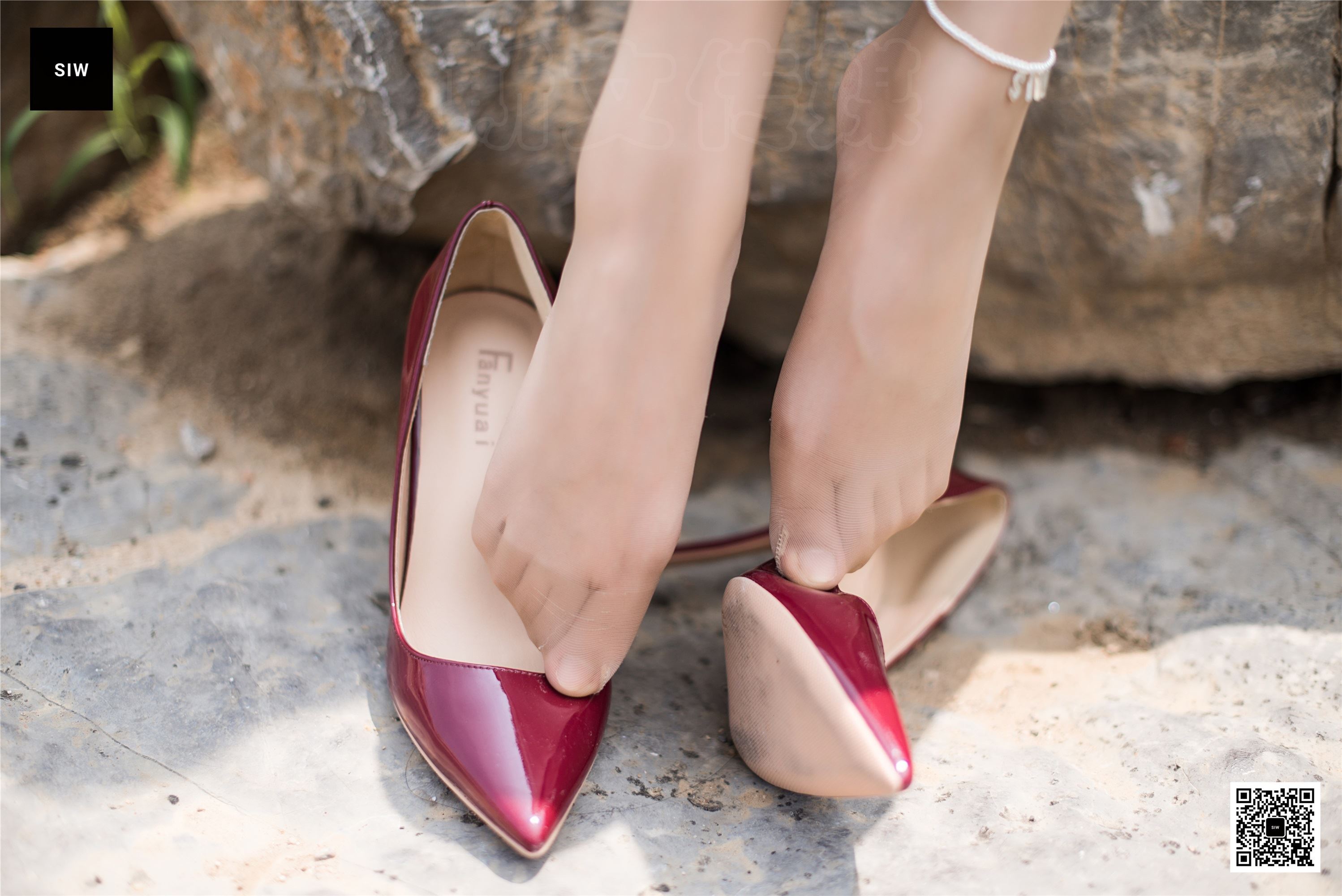 SIW斯文传媒 080 石上美人 - 雯静